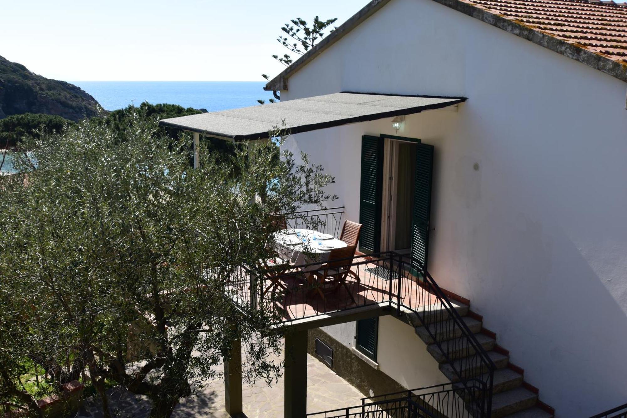 Appartamenti Cavoli - Vista Mare Con Terrazze, Clima E Posti Auto Spiaggia di Cavoli Экстерьер фото
